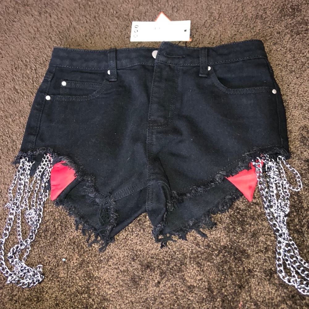 Daisy chain denim shorts